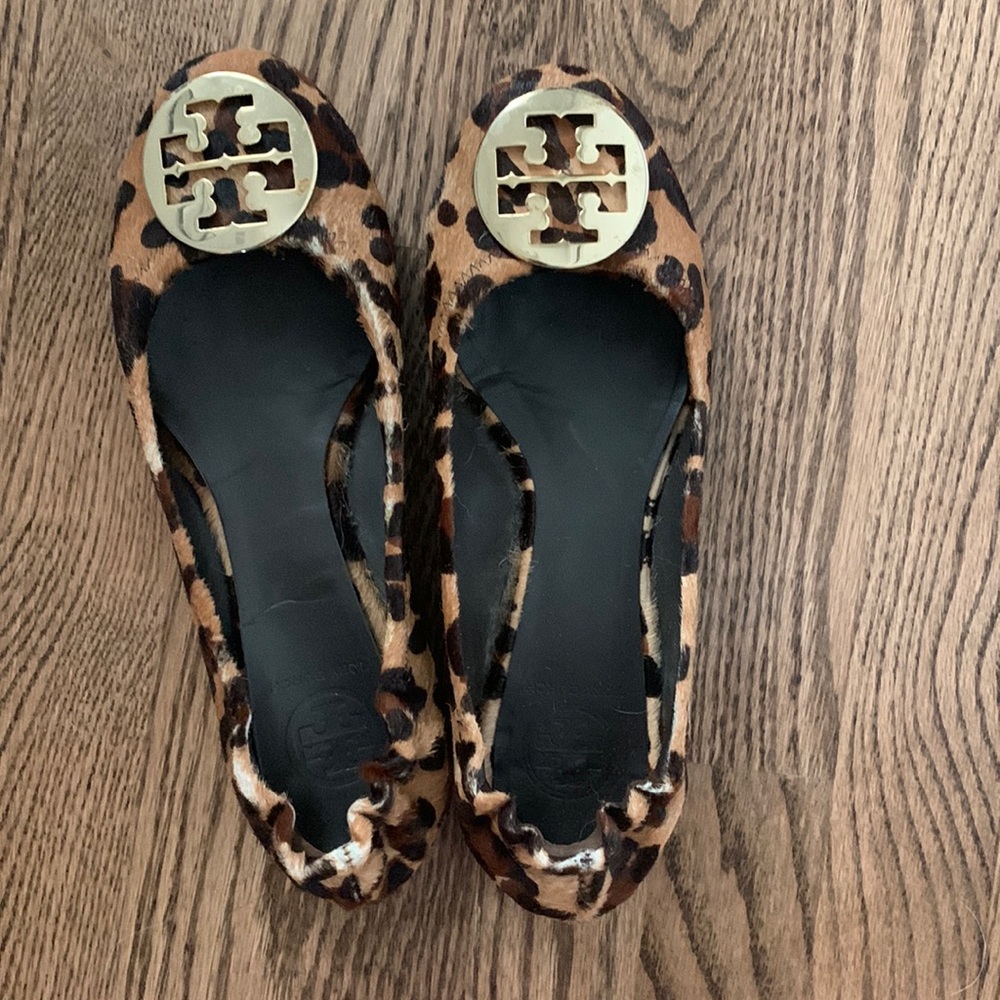 Tory Burch animal print logo ballet flats size 8 - Picture 1 of 3